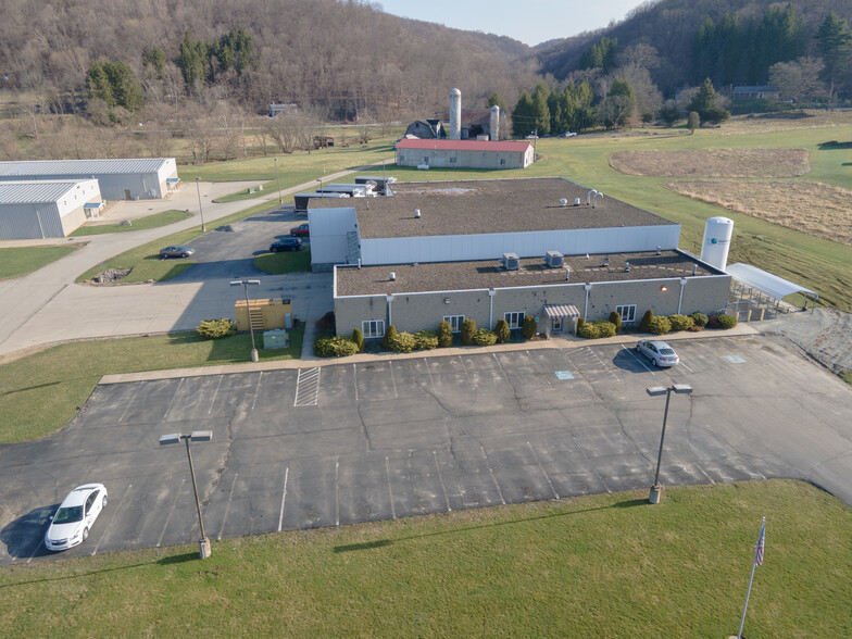 1135 Industrial Park Rd, Vandergrift, PA en venta - Foto principal - Imagen 1 de 23