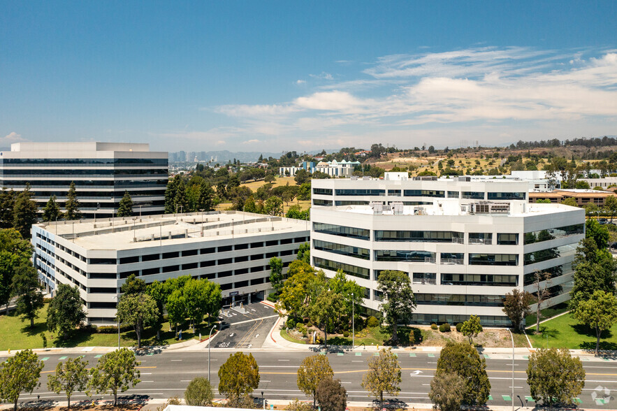 200 Corporate Pointe, Culver City, CA en alquiler - Foto principal - Imagen 1 de 13