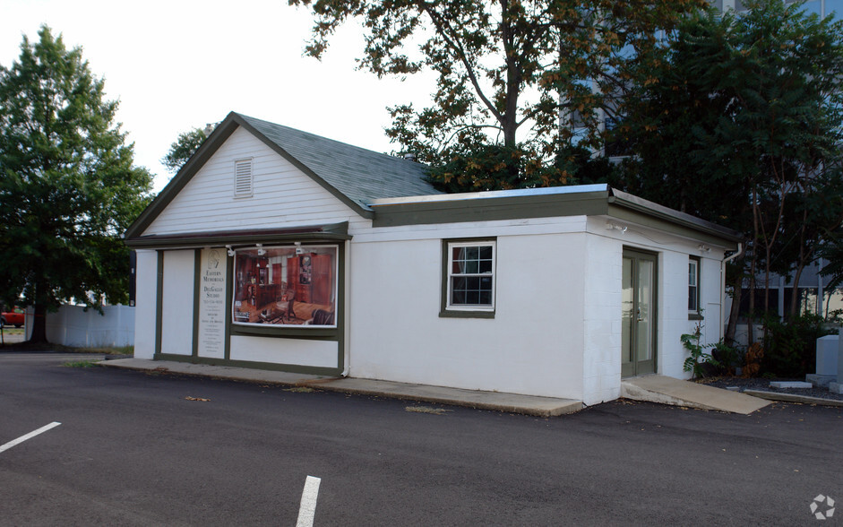 6531 Arlington Blvd, Falls Church, VA en alquiler - Foto del edificio - Imagen 1 de 5