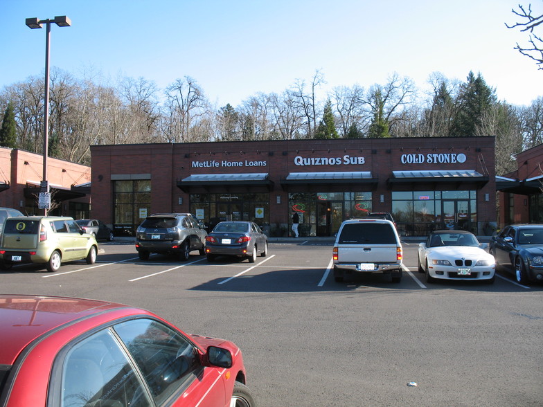 Centerpointe Dr, Lake Oswego, OR en alquiler - Foto del edificio - Imagen 3 de 4