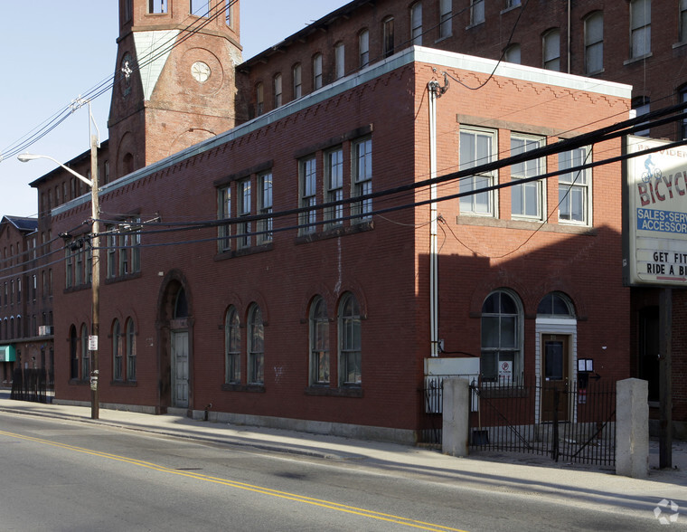 715 Branch Ave, Providence, RI en alquiler - Foto del edificio - Imagen 2 de 5