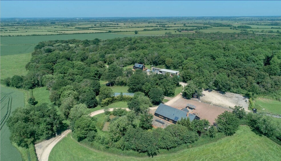 Kingswood Ln, Aylesbury en alquiler - Foto del edificio - Imagen 1 de 44