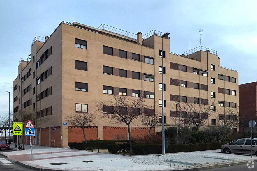 Calle Manantial, 15, Fuenlabrada, Madrid en venta - Foto del edificio - Imagen 2 de 2