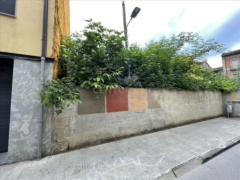 Carrer de la Horta d'en Font, 2, Manlleu, Barcelona en venta - Foto del edificio - Imagen 2 de 13