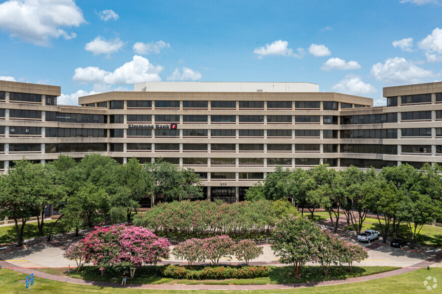 1603 Lyndon B Johnson Fwy, Dallas, TX en alquiler - Foto del edificio - Imagen 1 de 9