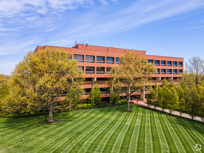 11880 College Blvd, Overland Park, KS en alquiler - Foto del edificio - Imagen 1 de 5