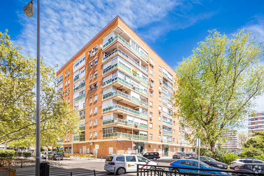 Oficina en Madrid, Madrid en alquiler - Foto del edificio - Imagen 2 de 8