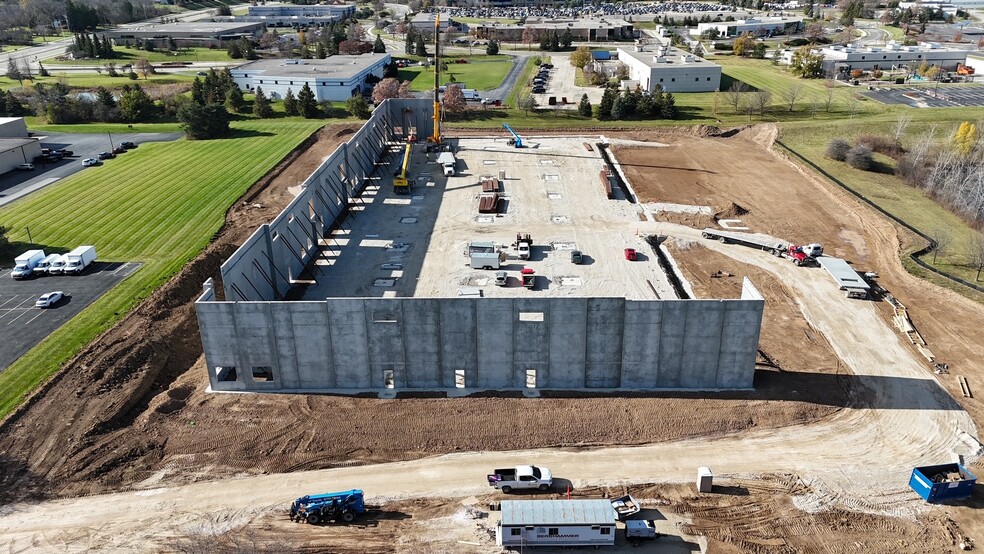 Davian Drive, Menomonee Falls, WI en alquiler - Foto de la construcción - Imagen 3 de 8