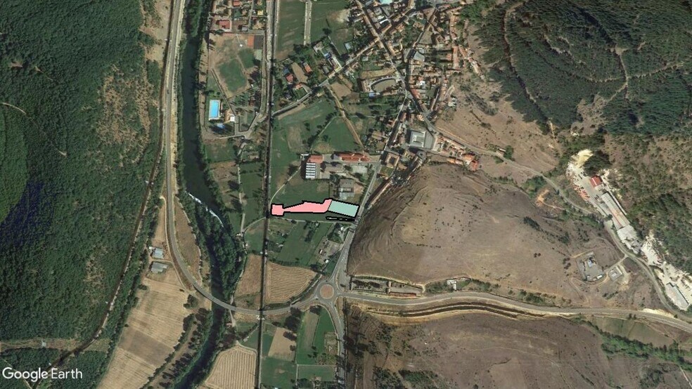 Terreno en Cistierna, León en venta - Foto del edificio - Imagen 3 de 5