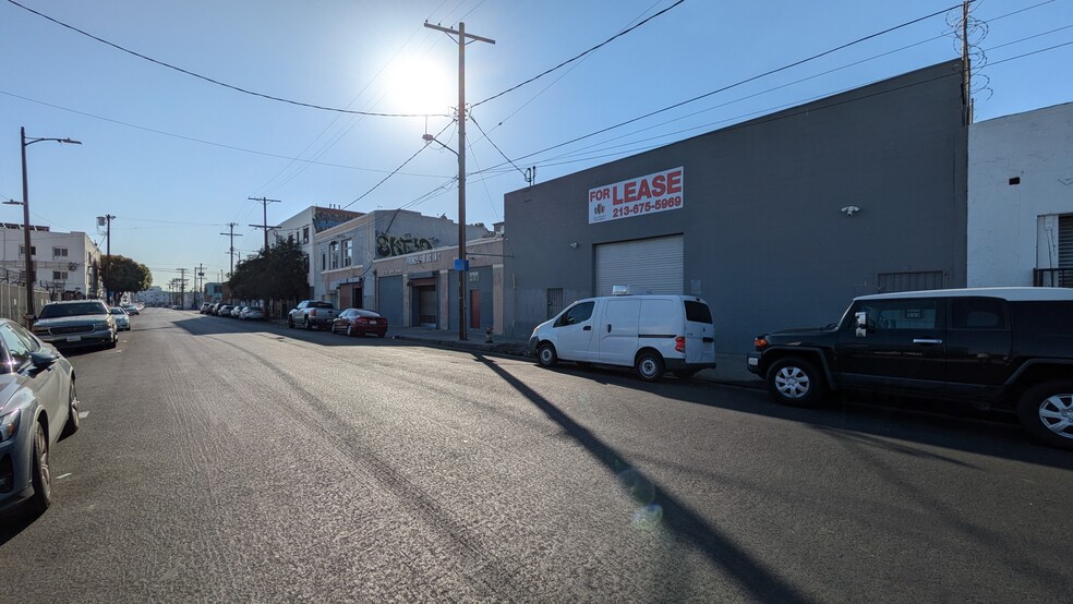 531 Ceres Ave, Los Angeles, CA en alquiler - Foto del edificio - Imagen 1 de 13