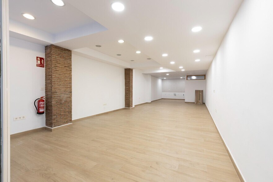 Calle Almona de San Juan de Dios, 15, Granada, Granada en venta - Foto del edificio - Imagen 3 de 21