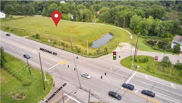 4655 Medina Rd, Akron, OH en venta Vista aérea- Imagen 1 de 23