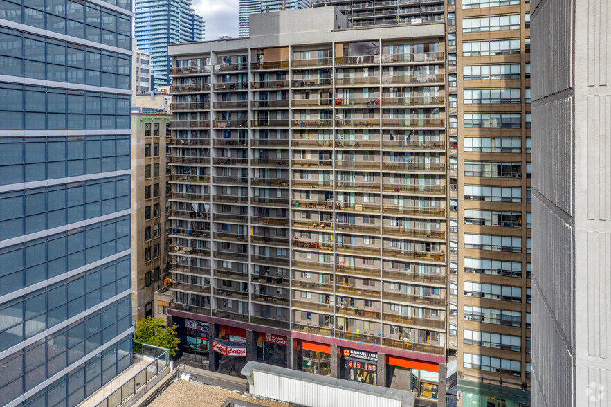 20 Carlton Street, 25 Wood St, Toronto, ON en alquiler - Foto principal - Imagen 1 de 30