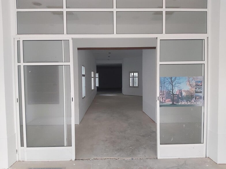 Local en Cáceres, Cáceres en venta - Vestíbulo - Imagen 1 de 5