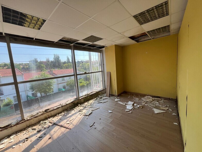 Nave en Mondéjar, Guadalajara en venta - Foto del interior - Imagen 2 de 31