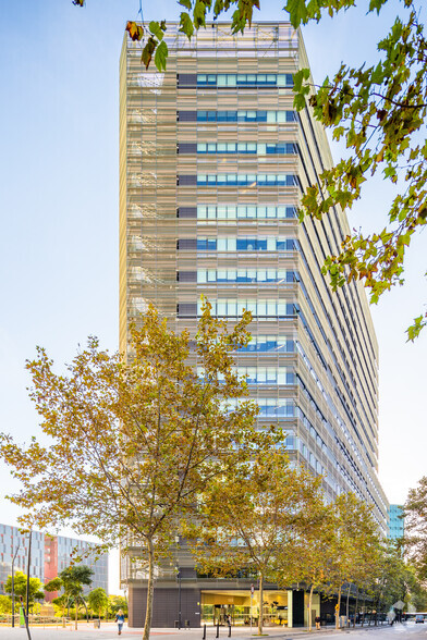 Carrer De La Ciutat De Granada, 150, Barcelona, Barcelona en alquiler - Foto del edificio - Imagen 2 de 5