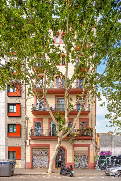Edificio residencial en Barcelona, Barcelona en venta - Foto principal - Imagen 1 de 1