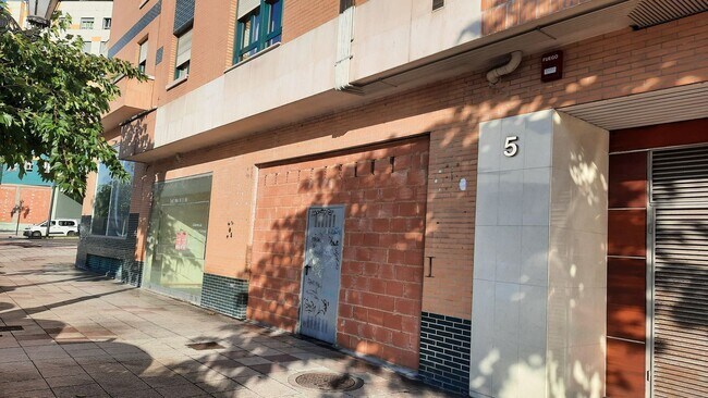 Más detalles de de Atenas, 5, Oviedo - Local en alquiler