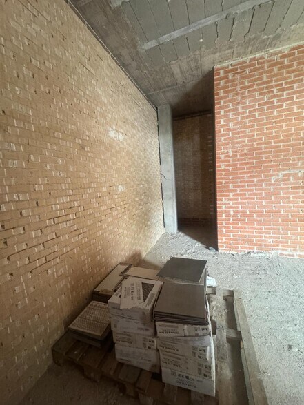 Local en Alovera, Guadalajara en alquiler - Foto del interior - Imagen 2 de 3