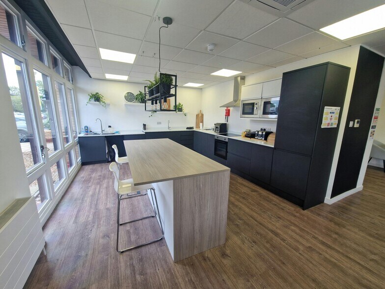 Waterberry Dr, Waterlooville en alquiler - Foto del edificio - Imagen 3 de 14