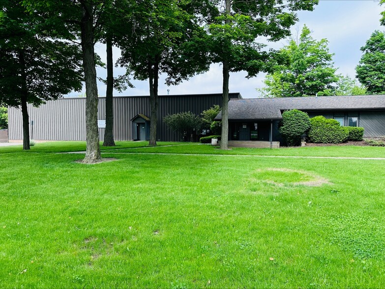 2859-2867 W Jolly Rd, Okemos, MI en alquiler - Foto del edificio - Imagen 1 de 11