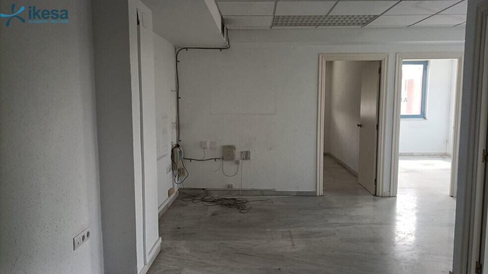Oficina en SEVILLA en venta - Foto del interior - Imagen 1 de 18