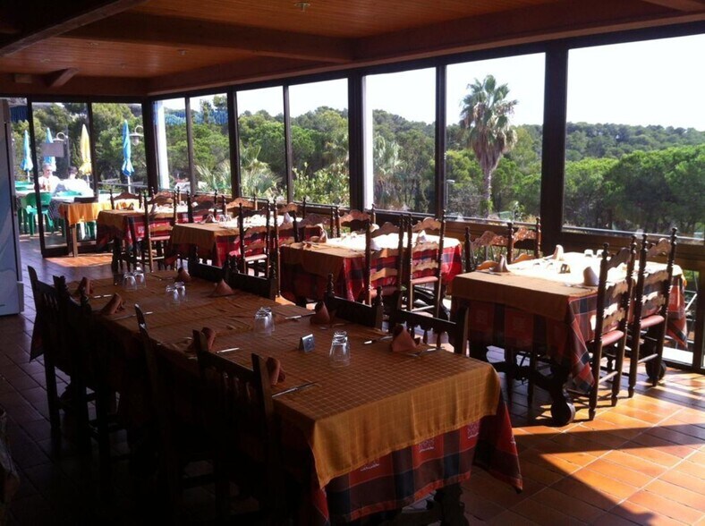 Local en Tossa de Mar, Gerona en venta - Foto del edificio - Imagen 3 de 8