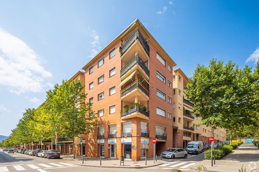 Edificio residencial en Mollet del Vallès, Barcelona en venta - Foto del edificio - Imagen 2 de 2
