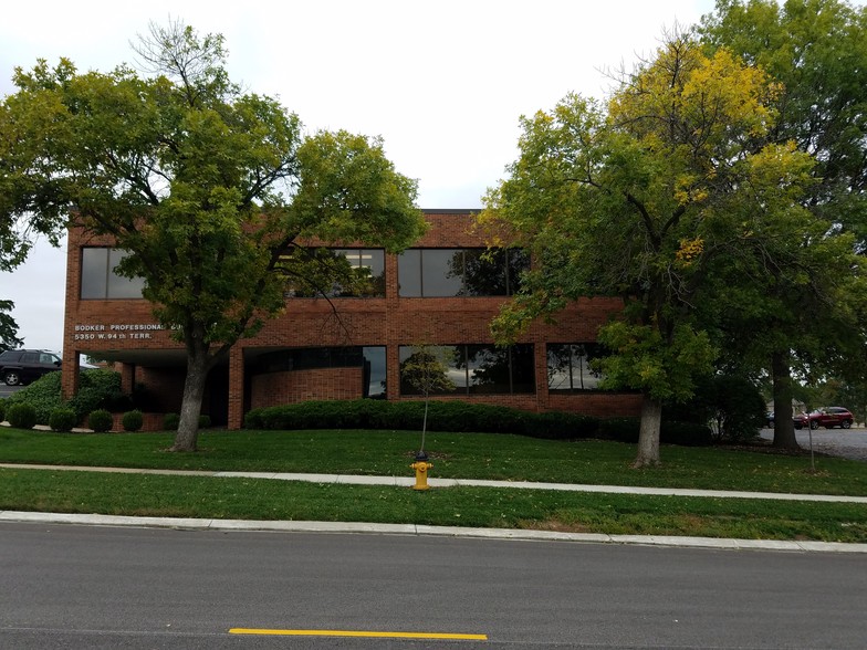 5350 W 94th Ter, Prairie Village, KS en alquiler - Foto del edificio - Imagen 3 de 6