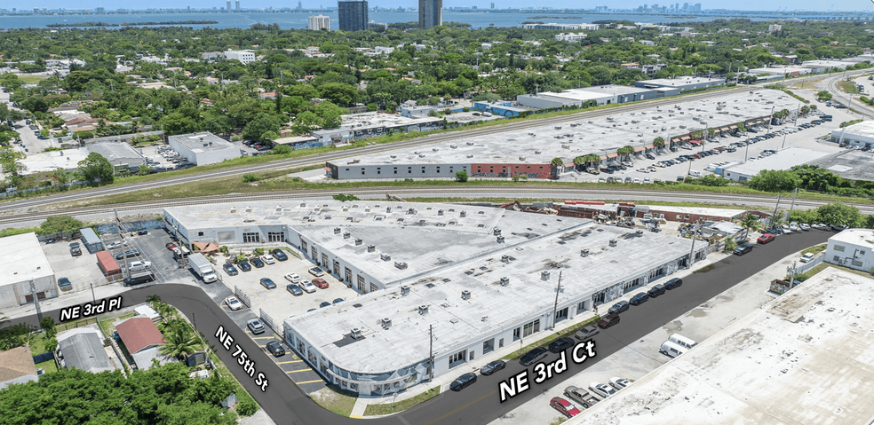 350 NE 75th St, Miami, FL en alquiler - Foto del edificio - Imagen 1 de 9