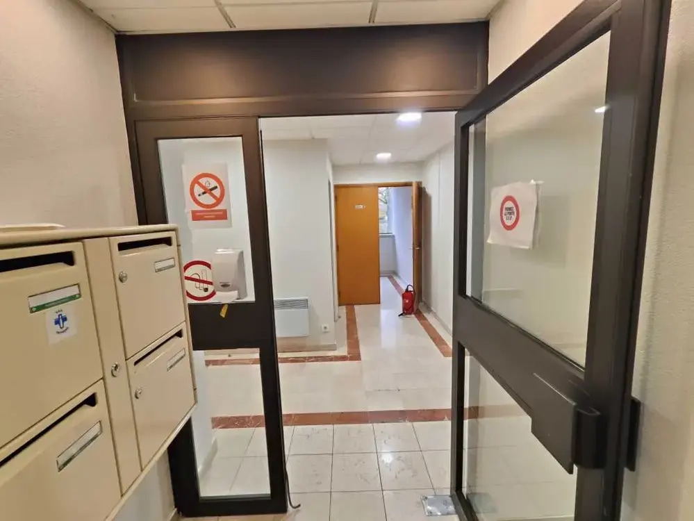 21 Rue Albert Calmette, Jouy-en-Josas en alquiler Vestíbulo- Imagen 1 de 9