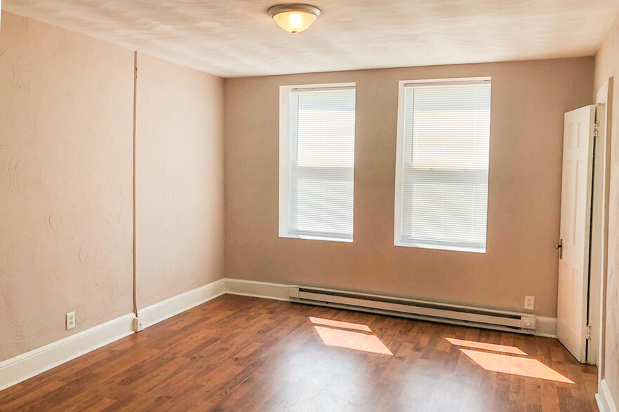 516 Dinwiddie St, Norfolk, VA en venta - Foto del edificio - Imagen 2 de 7