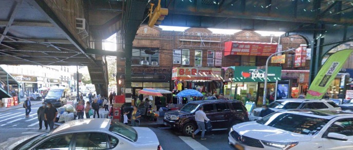 82-03-82-05 Roosevelt Ave, Jackson Heights, NY en alquiler Foto del edificio- Imagen 1 de 2