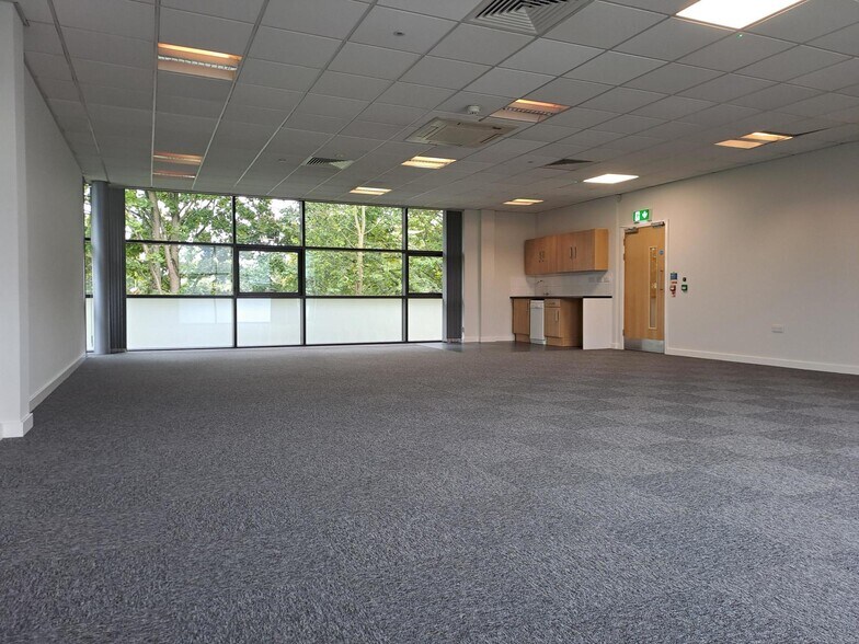 Whittle Way, Stevenage en venta - Foto del edificio - Imagen 2 de 11