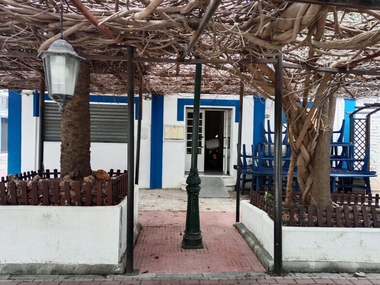 Local en Salobreña en venta - Foto del edificio - Imagen 2 de 18