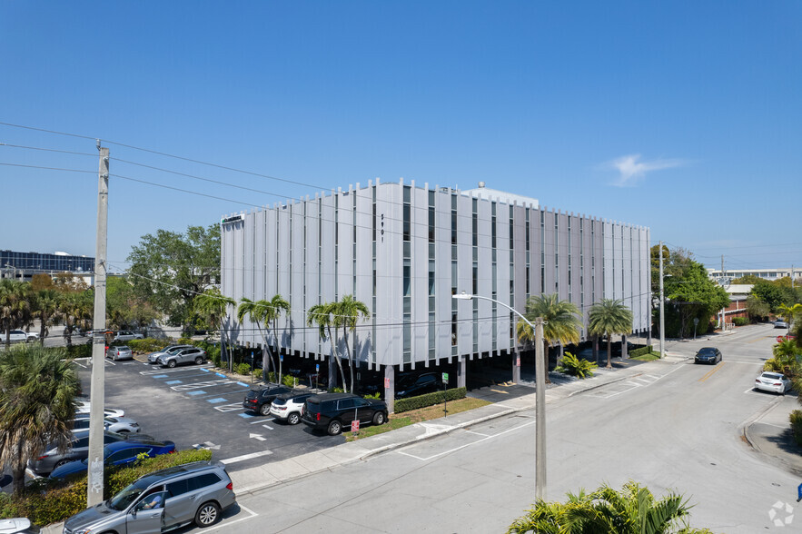 5901 SW 74th St, Miami, FL en alquiler - Foto del edificio - Imagen 3 de 12