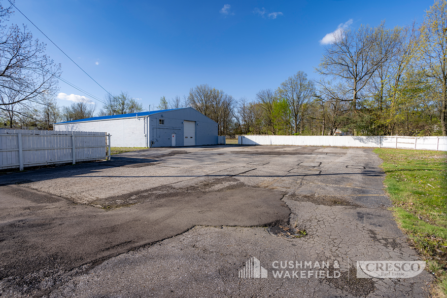 16514 Broadway Ave, Maple Heights, OH en venta - Foto del edificio - Imagen 3 de 9