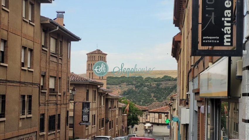 Edificio residencial en Segovia, Segovia en venta - Foto del edificio - Imagen 2 de 5