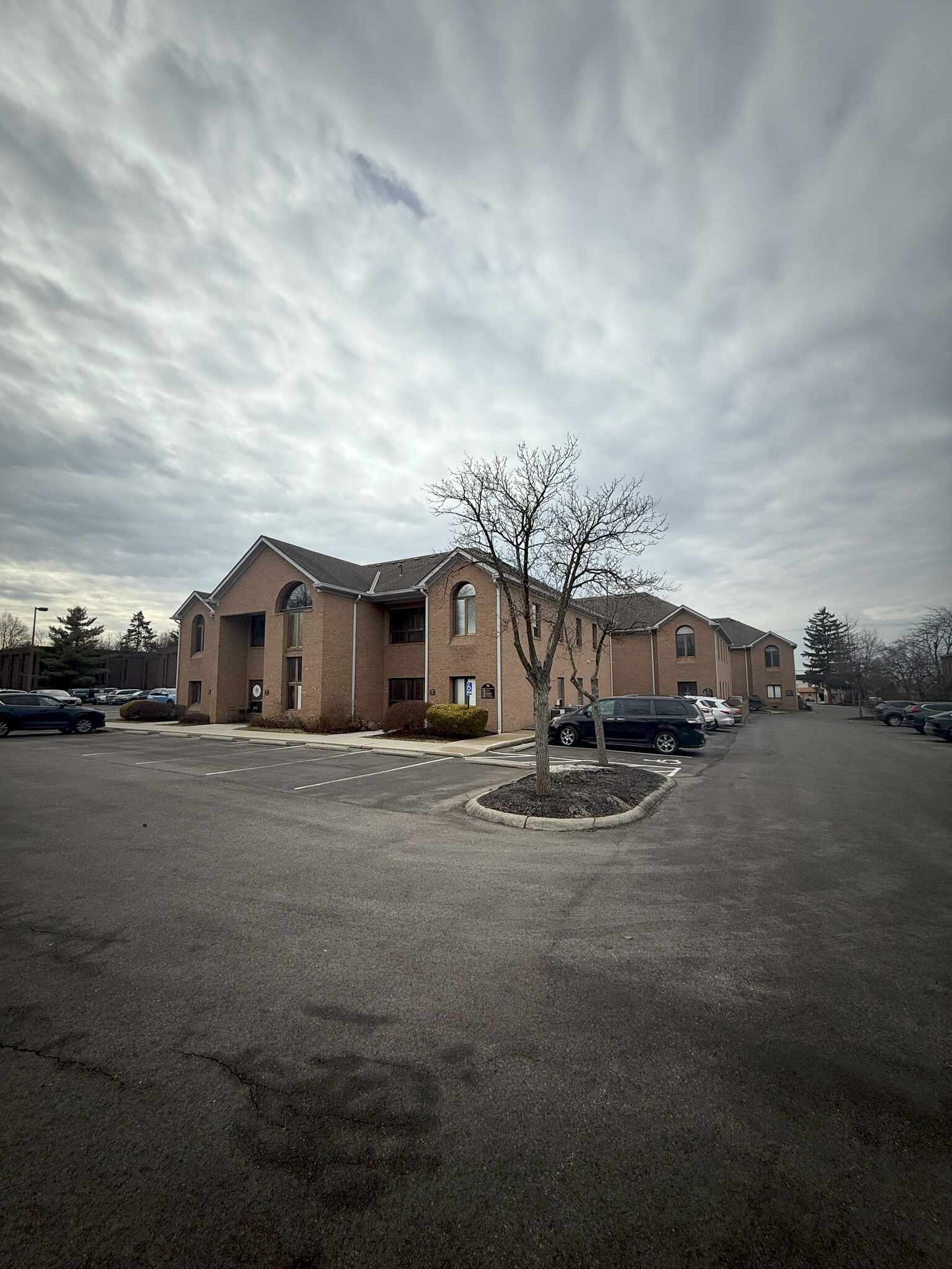 71 E Wilson Bridge Rd, Worthington, OH en venta Foto del edificio- Imagen 1 de 7