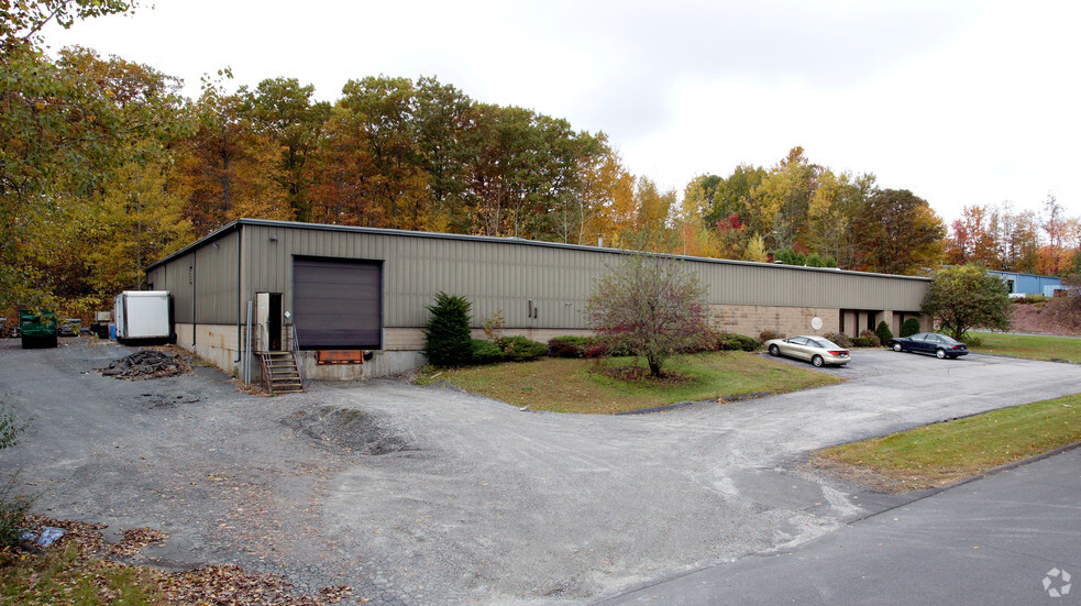 15 Container Dr, Terryville, CT en alquiler - Foto principal - Imagen 1 de 70