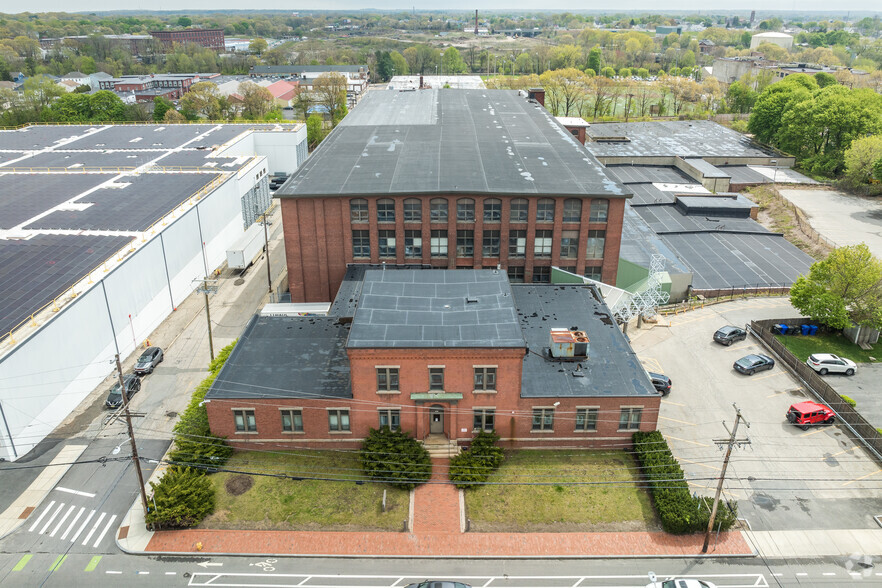 1033 Broad St, Central Falls, RI en alquiler - Vista aérea - Imagen 3 de 5