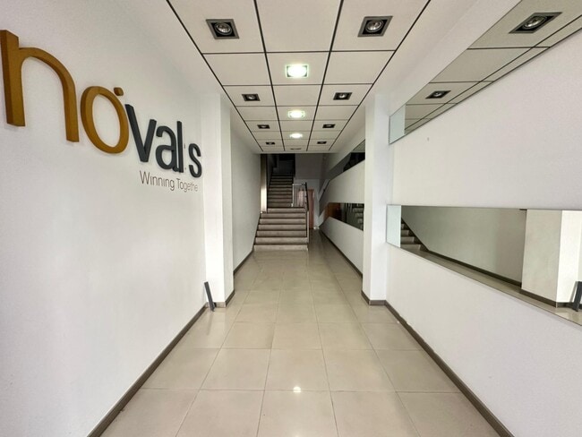 Más detalles de Carrer de Gutiérrez Mellado, S/N, L'Alcúdia - Oficina en alquiler