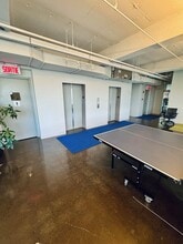 2-14 Boul Désaulniers, Saint-lambert, QC en alquiler Foto del interior- Imagen 1 de 7