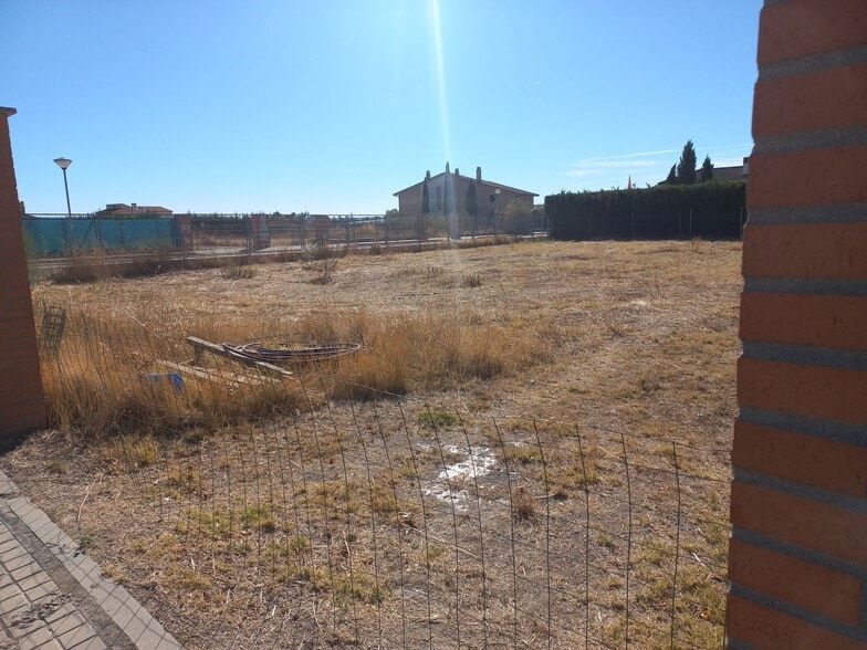Hoces del Riaza, 1, Aldeamayor de San Martín, Valladolid en venta - Foto del edificio - Imagen 3 de 32