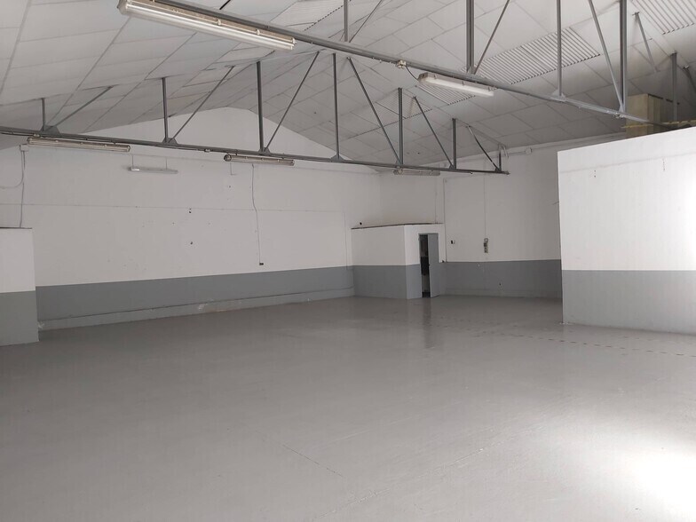 Nave en Torrejón de Ardoz, Madrid en venta - Foto del edificio - Imagen 2 de 6