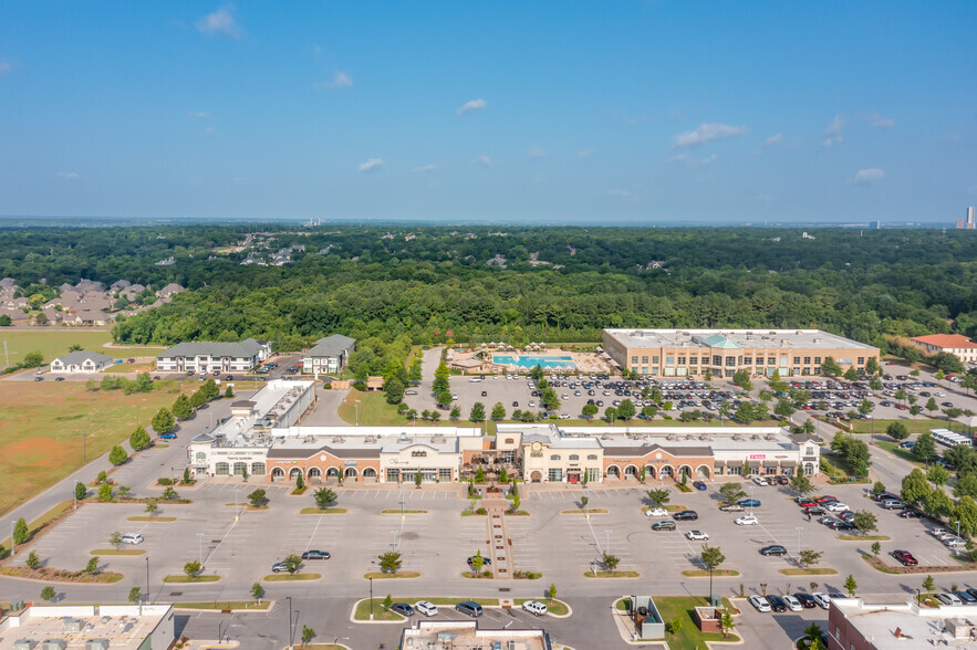 S Memorial Dr, Tulsa, OK en alquiler - Foto del edificio - Imagen 3 de 8