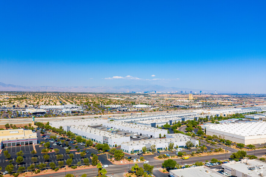 7705 Commercial Way, Henderson, NV en alquiler - Foto del edificio - Imagen 3 de 4