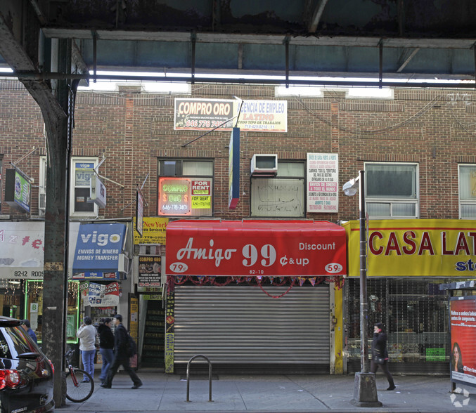 8202 Roosevelt Ave, Jackson Heights, NY en alquiler - Foto del edificio - Imagen 2 de 5