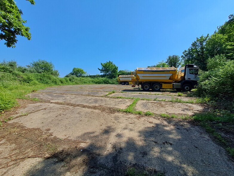 Chalk Pit Ln, Leatherhead en venta - Foto del edificio - Imagen 2 de 6
