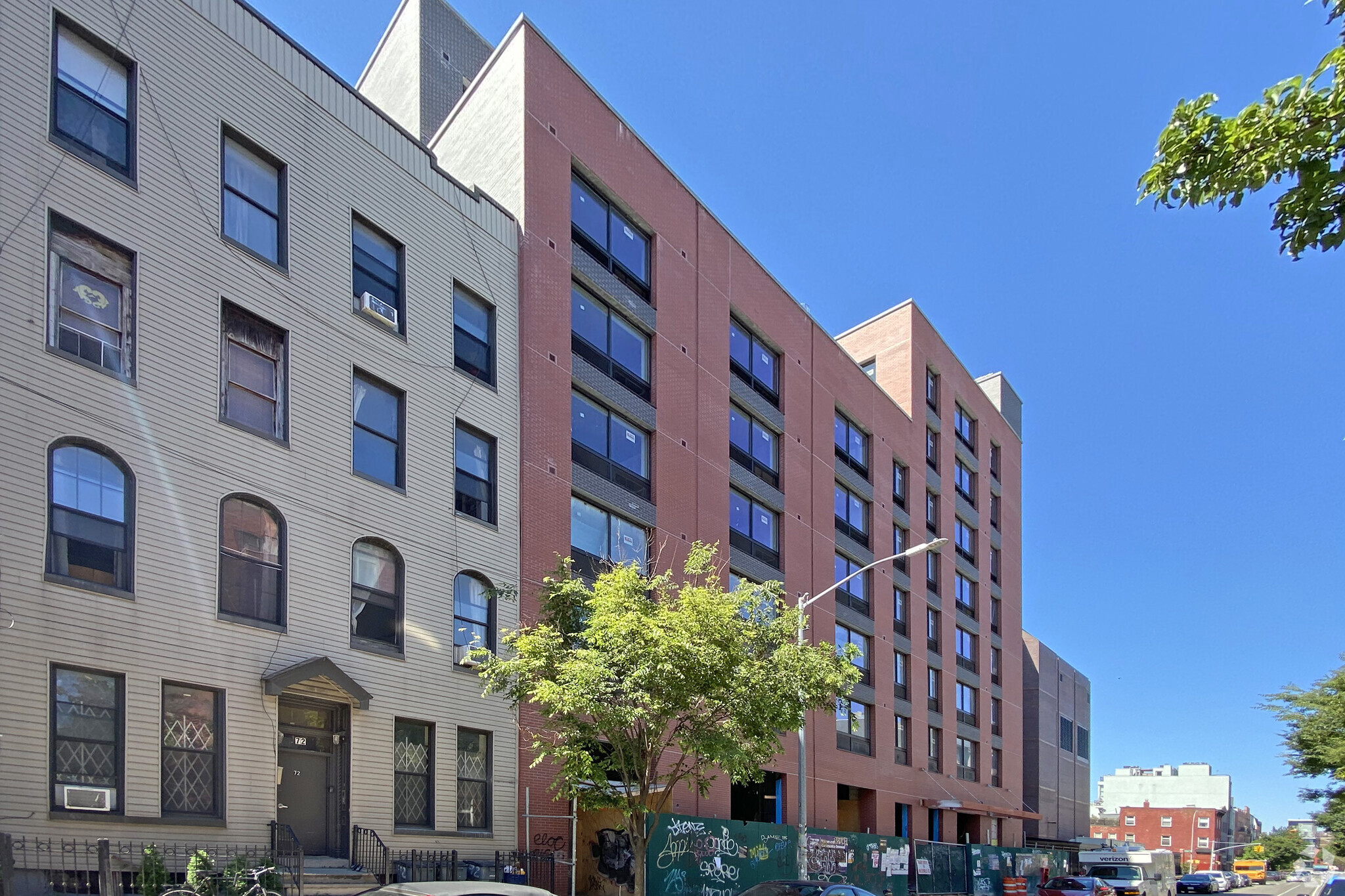 64 Scholes St, Brooklyn, NY en venta Foto del edificio- Imagen 1 de 4